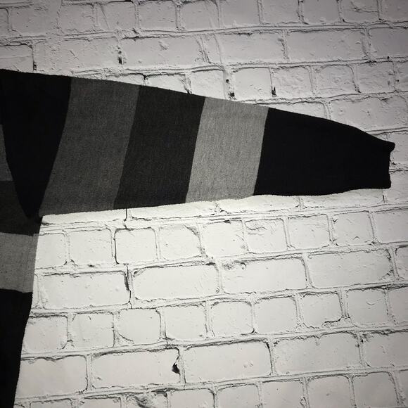 Black & Gray Casual Sweater - Picture 3 of 10